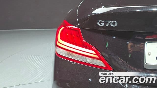 Genesis G70 2018 — Photo 14/32