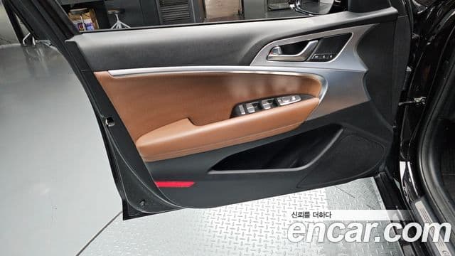 Genesis G70 2018 — Photo 5/32