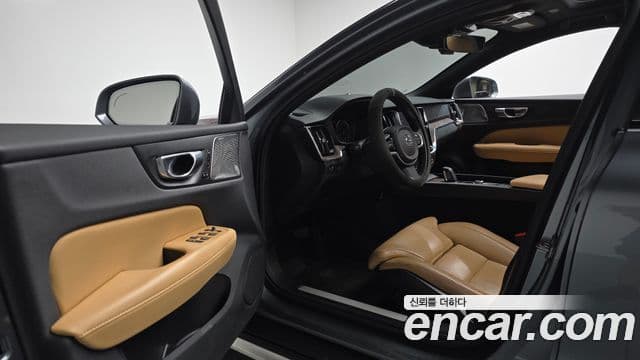 Volvo V60 Cross Country 2020 — Фото 10/20