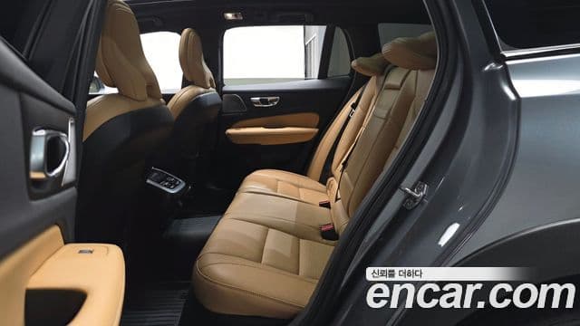 Volvo V60 Cross Country 2020 — Фото 12/20