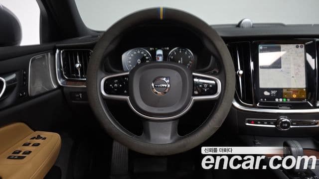 Volvo V60 Cross Country 2020 — Фото 13/20