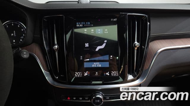 Volvo V60 Cross Country 2020 — Фото 14/20