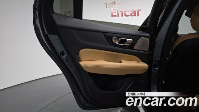 Volvo V60 Cross Country 2020 — Photo 13/37
