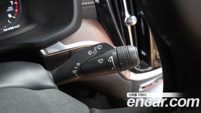 Volvo V60 Cross Country 2020 — Photo 17/37