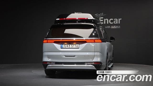 Kia Carnival 2021 — Фото 4/20