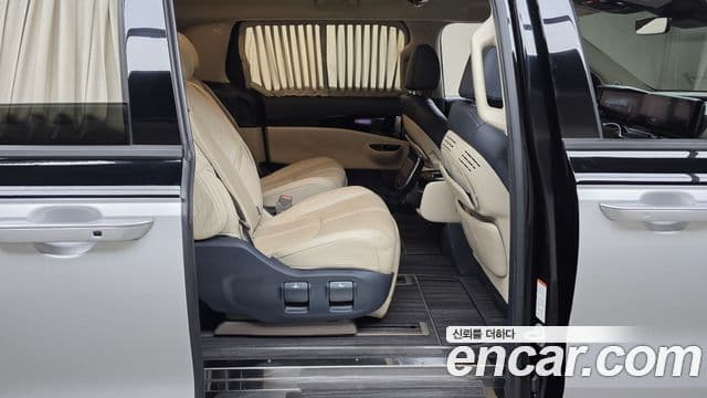 Kia Carnival 2021 — Фото 11/20