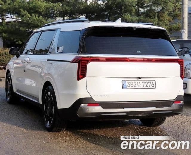 Kia Carnival 2024 — Фото 2/20