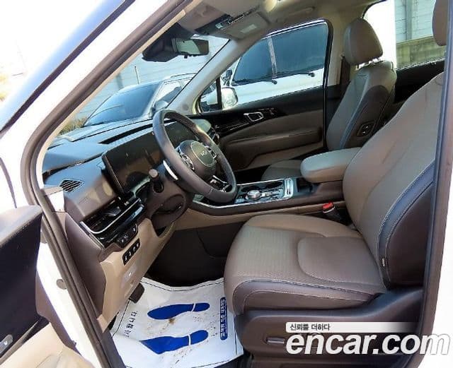 Kia Carnival 2024 — Фото 8/20