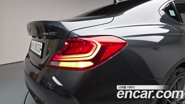 Genesis G70 2018 — Photo 18/33