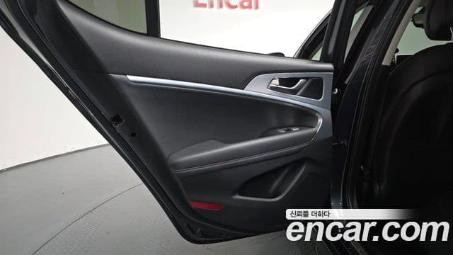Genesis G70 2018 — Photo 8/33