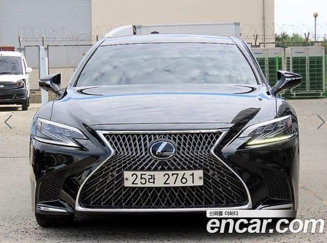 Lexus LS500h 2018 — Photo 4/20