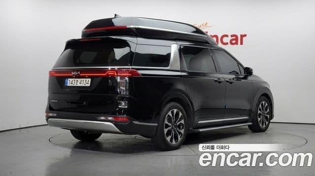Kia Carnival 2022 — Фото 2/20