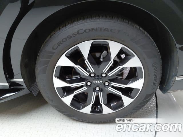 Kia Carnival 2022 — ფოტო 4/32
