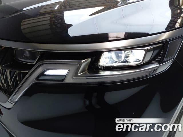 Kia Carnival 2022 — ფოტო 27/32
