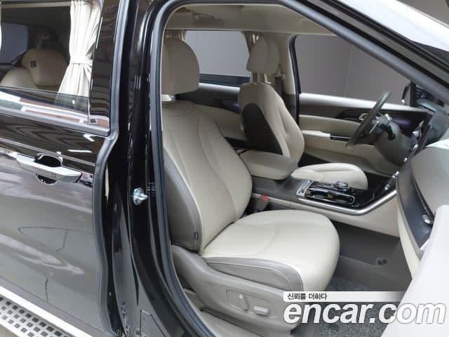 Kia Carnival 2022 — ფოტო 6/32