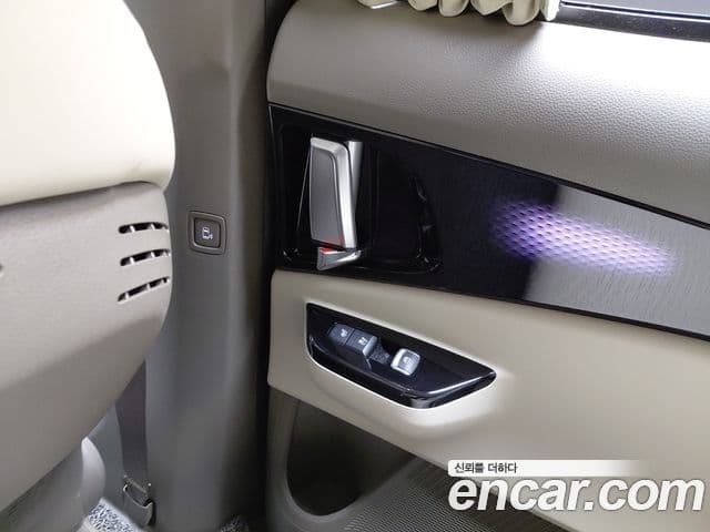 Kia Carnival 2022 — ფოტო 1/32