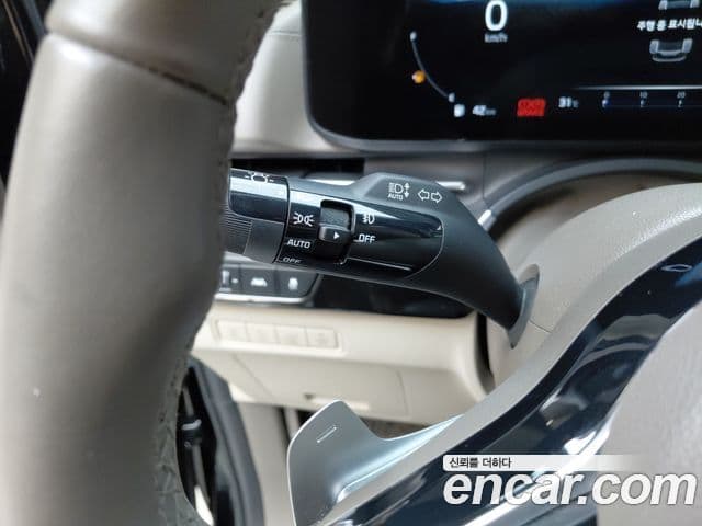 Kia Carnival 2022 — ფოტო 30/32