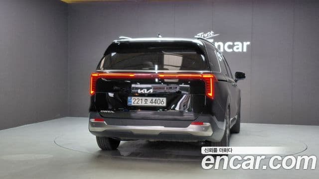 Kia Carnival 2023 — Фото 4/20