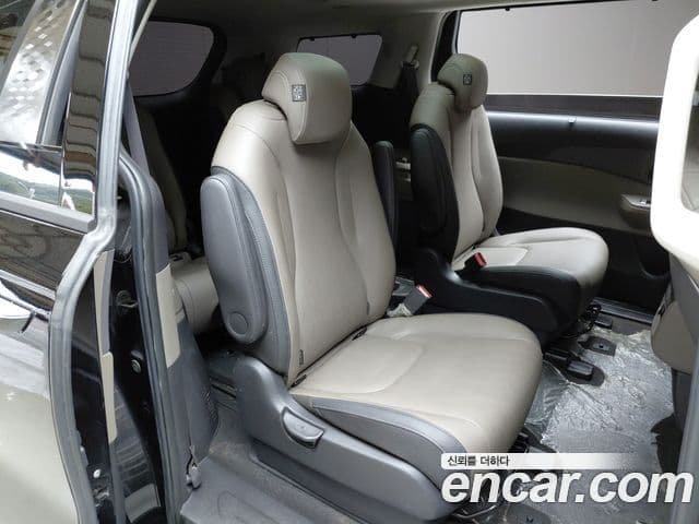 Kia Carnival 2023 — Фото 11/20