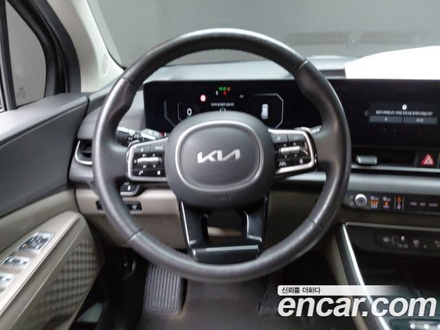 Kia Carnival 2023 — Фото 13/20