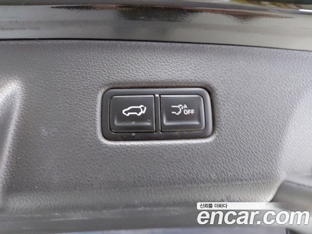 Kia Carnival 2023 — Фото 18/20