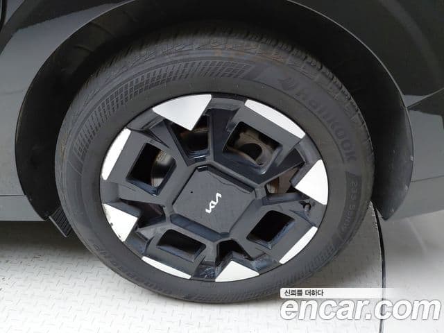 Kia Carnival 2023 — ფოტო 12/33