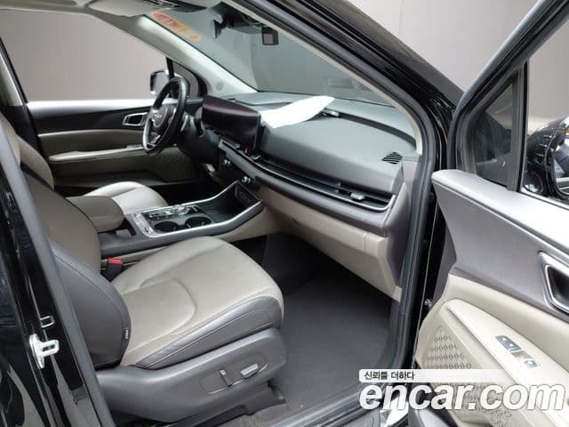 Kia Carnival 2023 — ფოტო 5/33