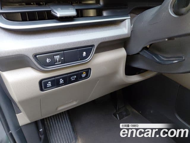 Kia Carnival 2023 — ფოტო 33/33