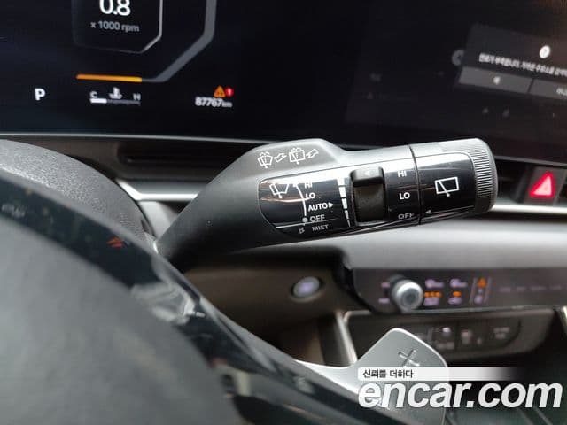 Kia Carnival 2023 — ფოტო 20/33