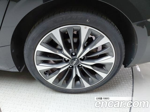 Kia K8 2021 — Şəkil 17/30