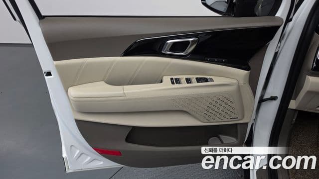 Kia Carnival 2024 — Şəkil 27/40