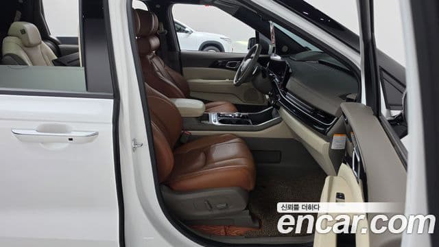 Kia Carnival 2024 — Şəkil 35/40