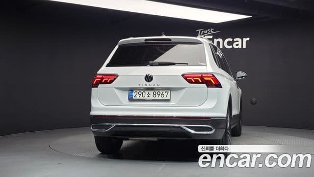 Volkswagen Tiguan 2021 — Şəkil 12/20
