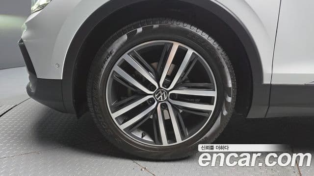 Volkswagen Tiguan 2021 — Şəkil 14/20