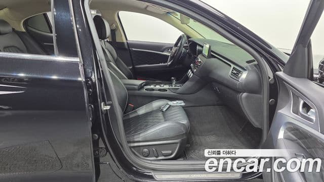 Genesis G70 2021 — ფოტო 30/37