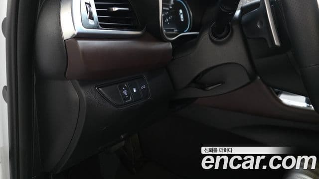 Genesis G70 2023 — Photo 35/38