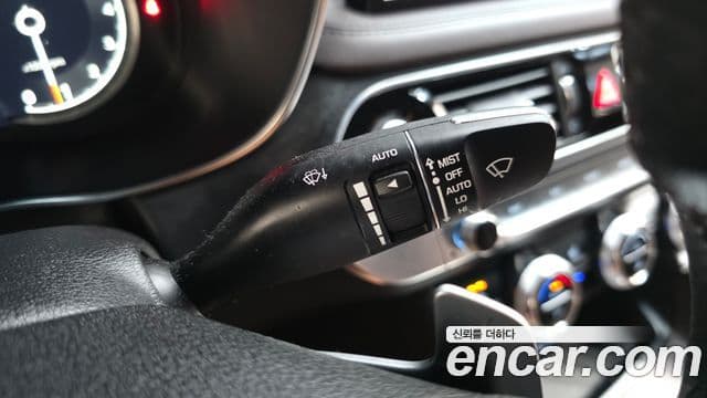 Genesis G70 2023 — Photo 7/38