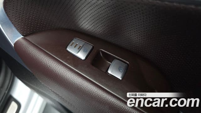 Genesis G70 2023 — Photo 14/38