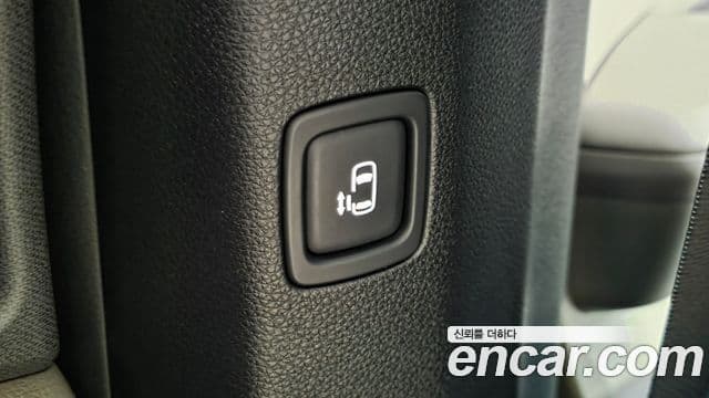 Kia Carnival 2024 — Фото 18/20