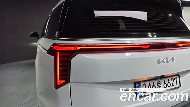 Kia Carnival 2024 — Şəkil 15/32