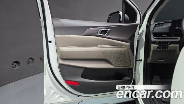 Kia Carnival 2024 — Şəkil 22/32