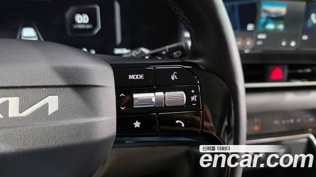 Kia Carnival 2024 — Şəkil 26/32