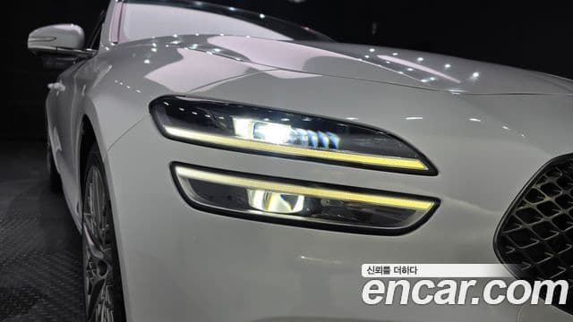 Genesis G70 2021 — ფოტო 2/35