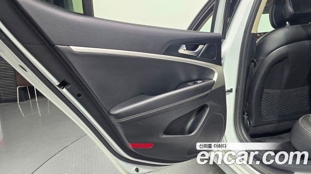 Genesis G70 2021 — ფოტო 32/35