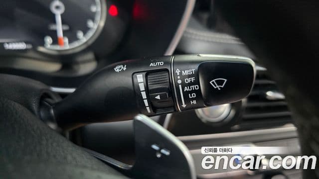 Genesis G70 2021 — ფოტო 25/35
