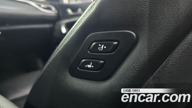 Genesis G70 2021 — ფოტო 24/35