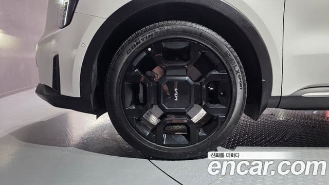 Kia Sorento 2023 — Фото 5/20