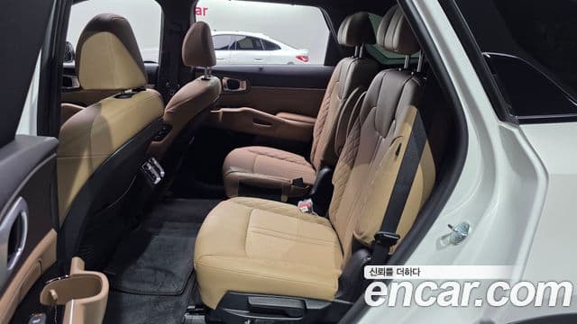 Kia Sorento 2023 — Фото 11/20