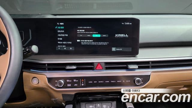 Kia Sorento 2023 — Фото 18/20