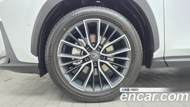 Lexus NX350h 2026 — Şəkil 29/33